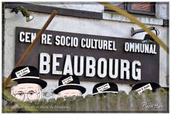 Préparation premier avril 2009 - Enlèvement des décorations du Beaubourg